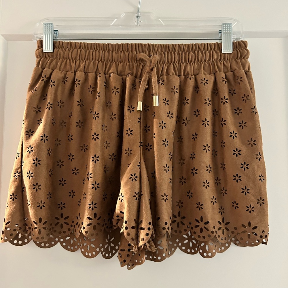 Brown shorts with drawstring